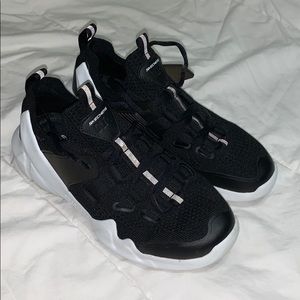 Women’s D LITE Sketchers DTL-A sneakers 7 black